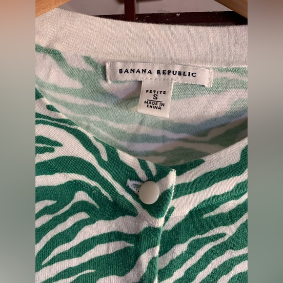 Banana republic zebra striped green and white cardigan NWOT - Picture 2 of 4